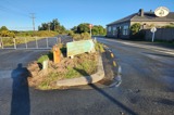 Road outside a tavern